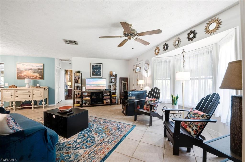 4501 25th Court Southwest Naples, FL 34116 - Photo 4 of 29