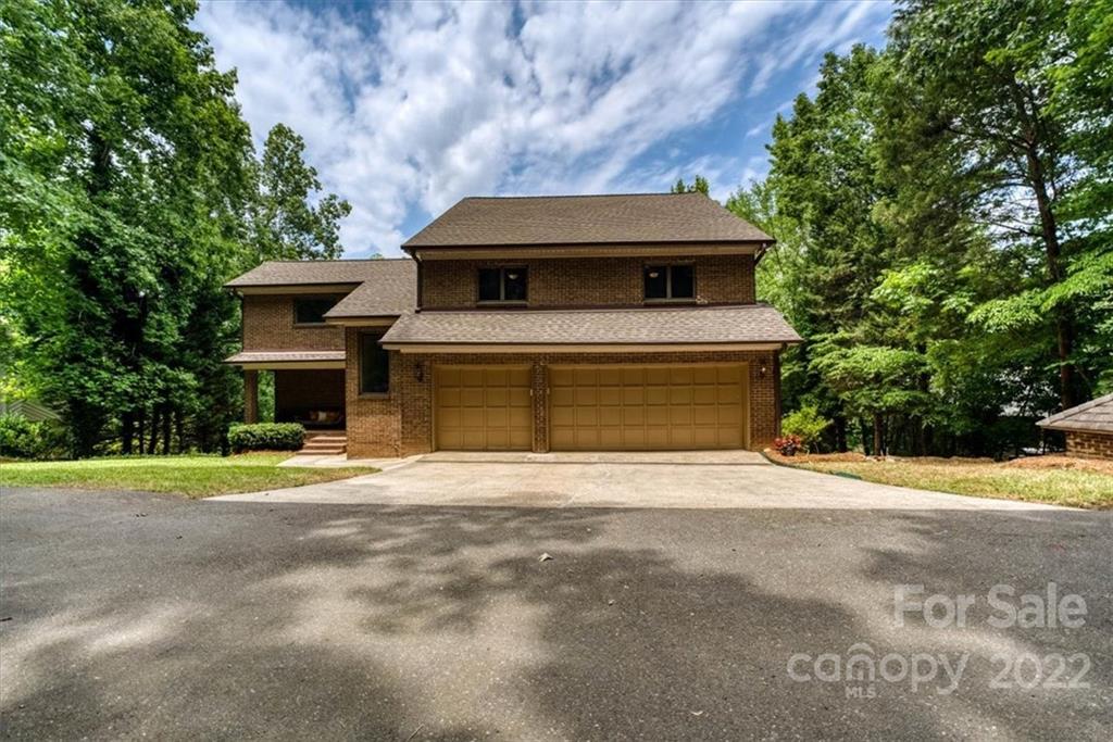 13822 Point Lookout Road Charlotte, NC 28278 - Photo 1 of 47 Gallery Image 1