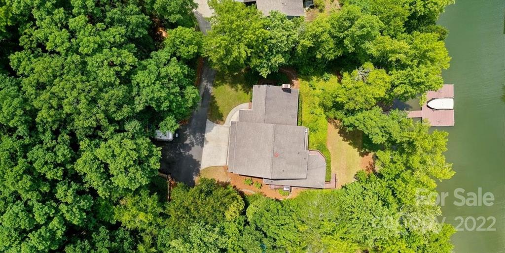 13822 Point Lookout Road Charlotte, NC 28278 - Photo 5 of 47 Gallery Image 5