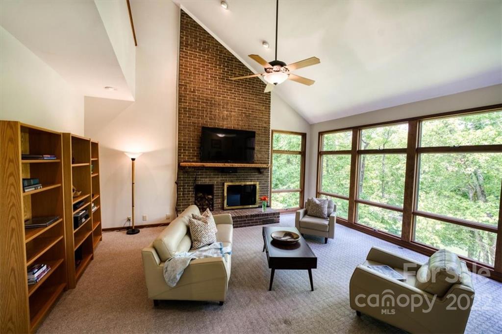 13822 Point Lookout Road Charlotte, NC 28278 - Photo 6 of 47 Gallery Image 6