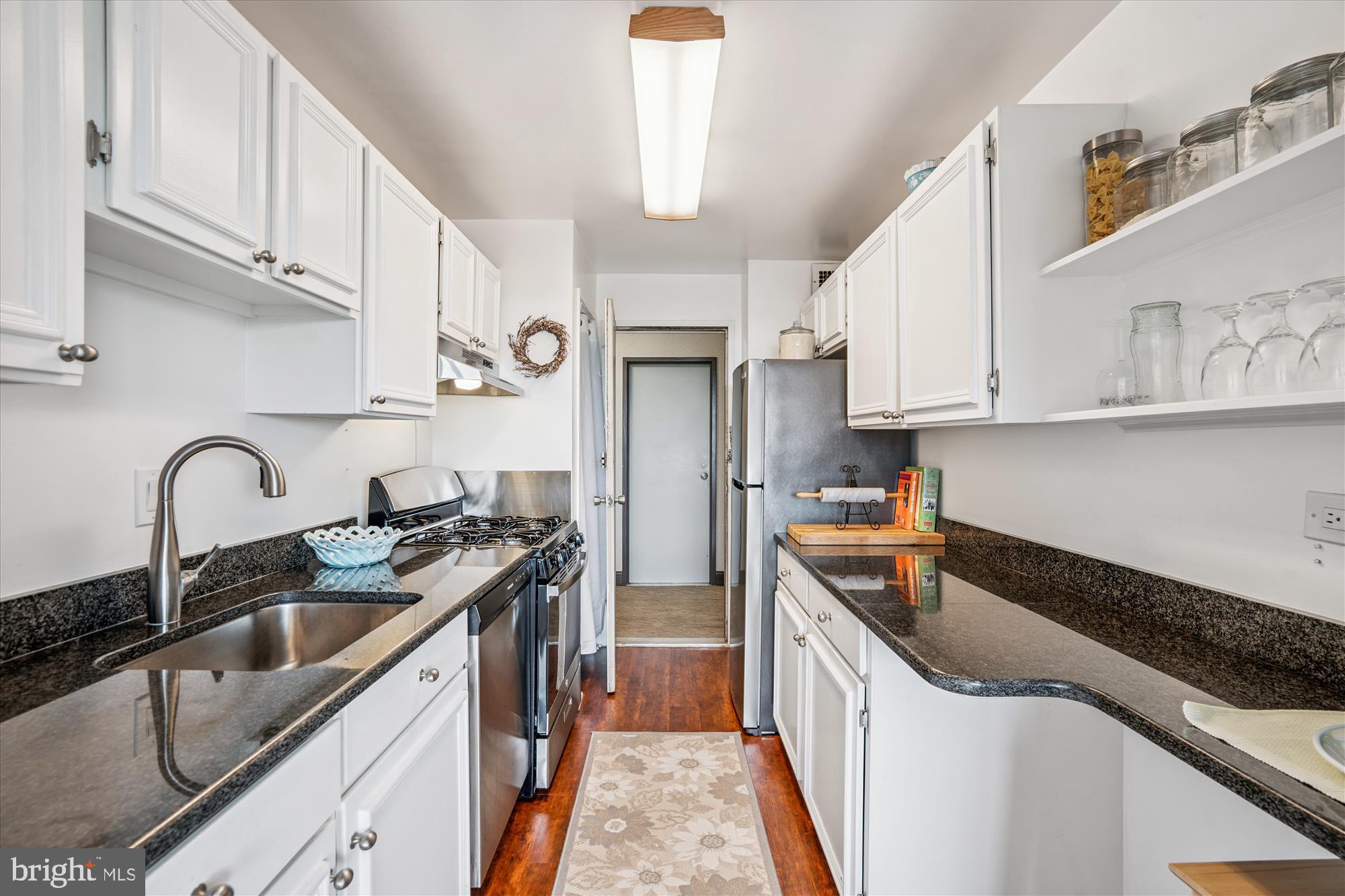 1900 Lyttonsville Road, Unit 1308 Silver Spring, MD 20910 - Photo 14 of 52 Kitchen