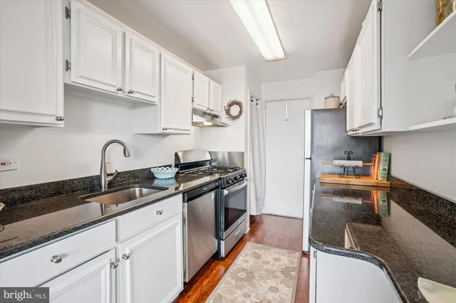 $179,000 | 1900 Lyttonsville Road, Unit 1308, Silver Spring, MD 20910