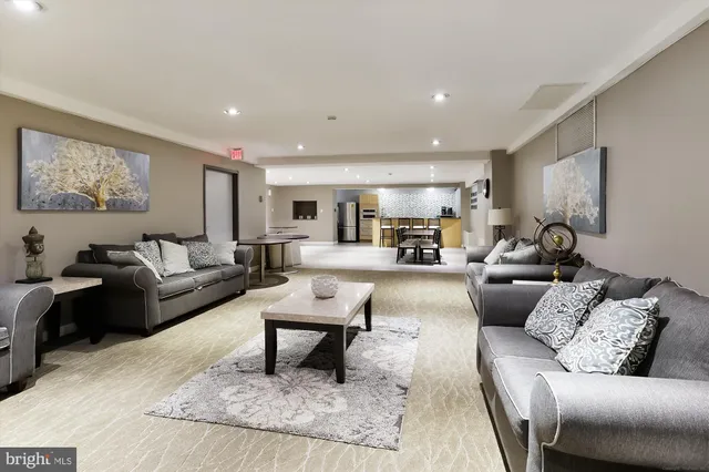 $179,000 | 1900 Lyttonsville Road, Unit 1308, Silver Spring, MD 20910