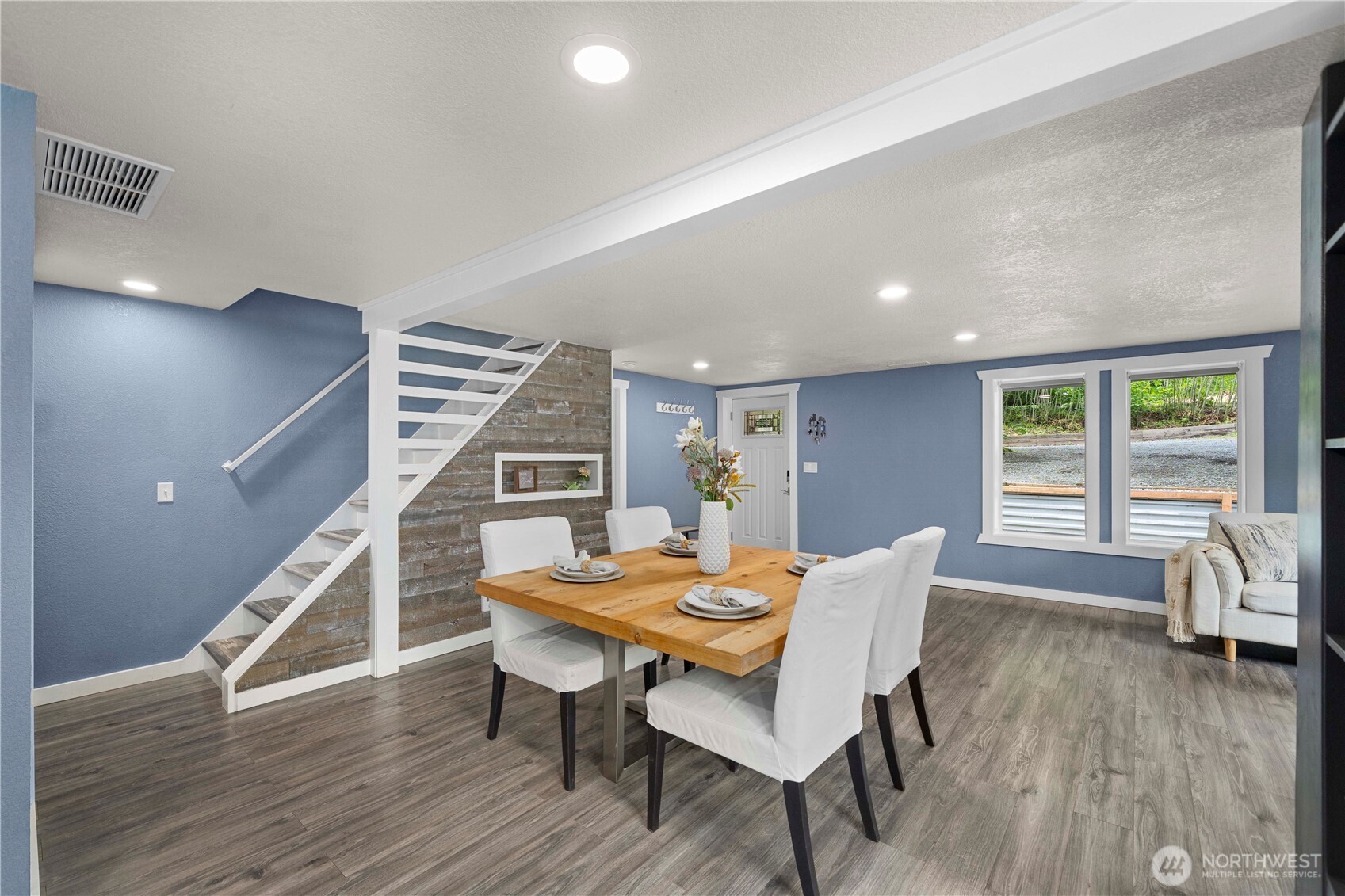 4415 Waller Road East Tacoma, WA 98443 - Photo 12 of 39