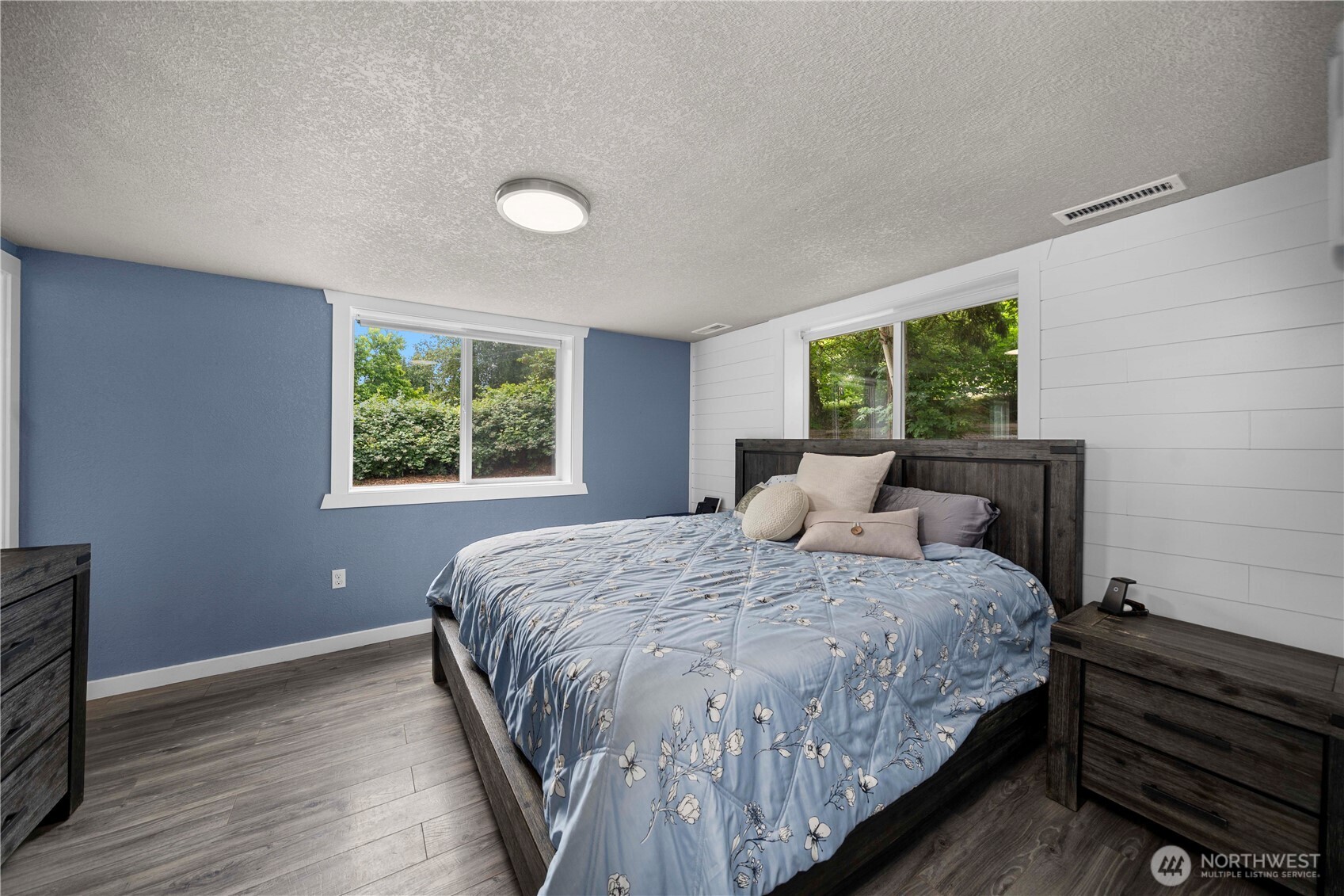 4415 Waller Road East Tacoma, WA 98443 - Photo 16 of 39