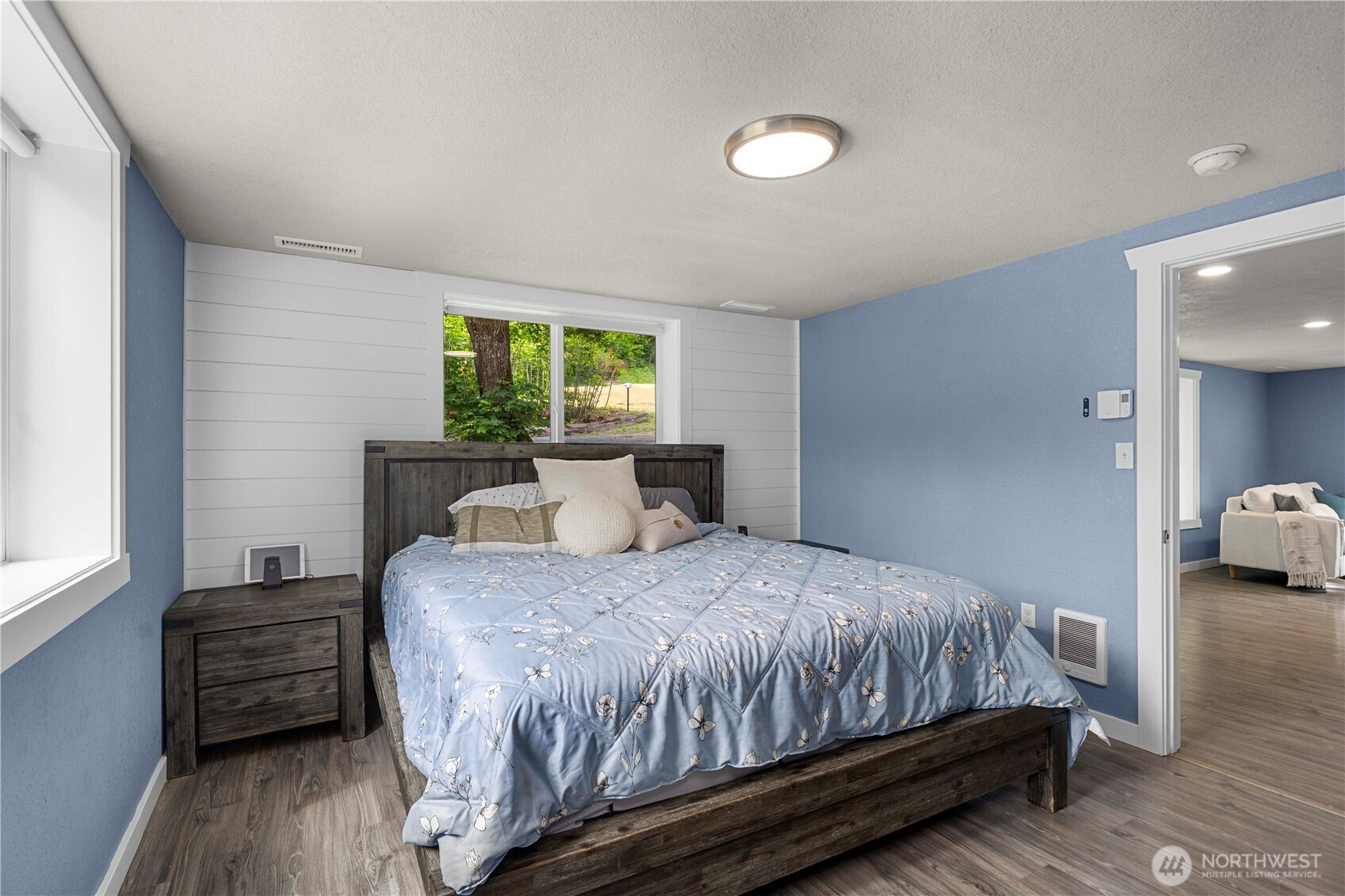 4415 Waller Road East Tacoma, WA 98443 - Photo 18 of 39