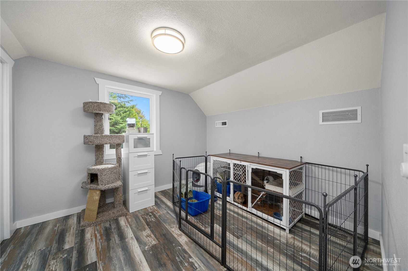 4415 Waller Road East Tacoma, WA 98443 - Photo 25 of 39