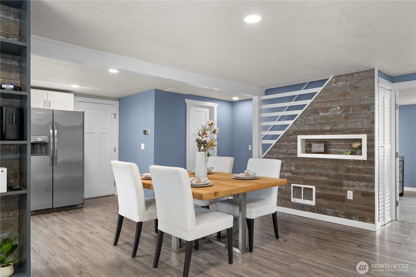 4415 Waller Road East Tacoma, WA 98443 - Photo 7 of 39