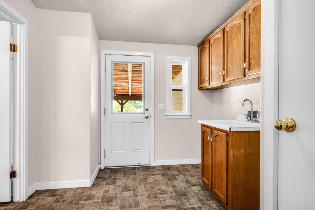 10721 Shenandoah Road Plymouth, CA 95669 - Photo 22 of 48 a view of storage and utility room