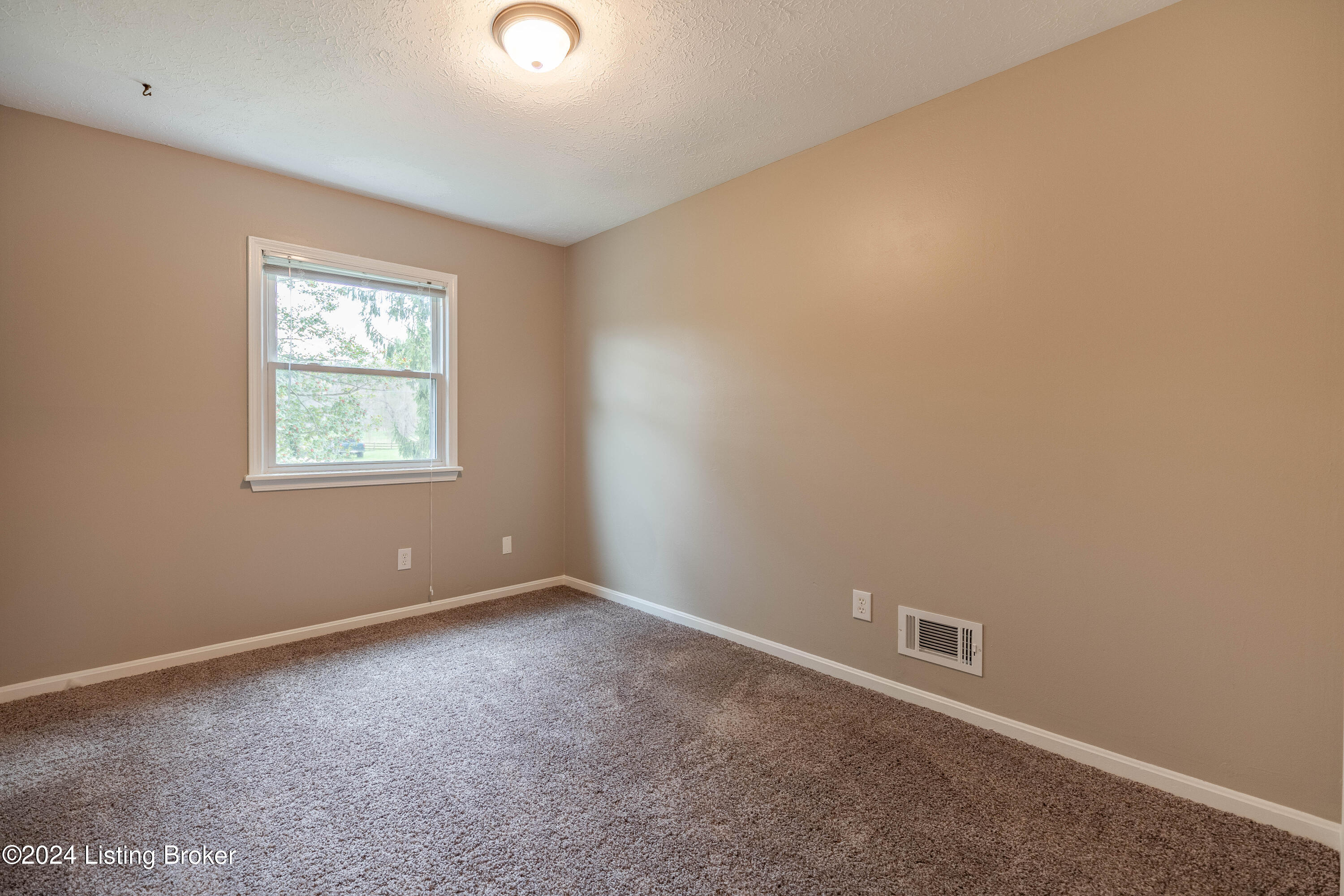 3615 Locklee Road Louisville, KY 40214 - Photo 9 of 22 Bedroom 1