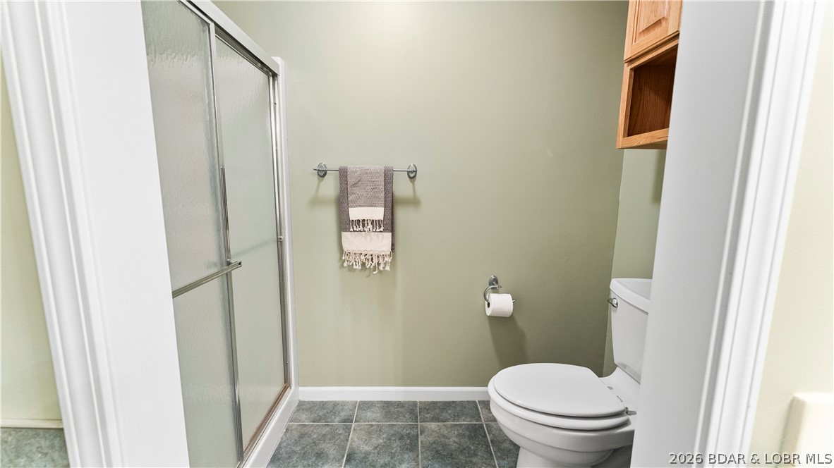 1181 Jeffries Road, Unit B307 Osage Beach, MO 65065 - Photo 25 of 45 Primary Bath