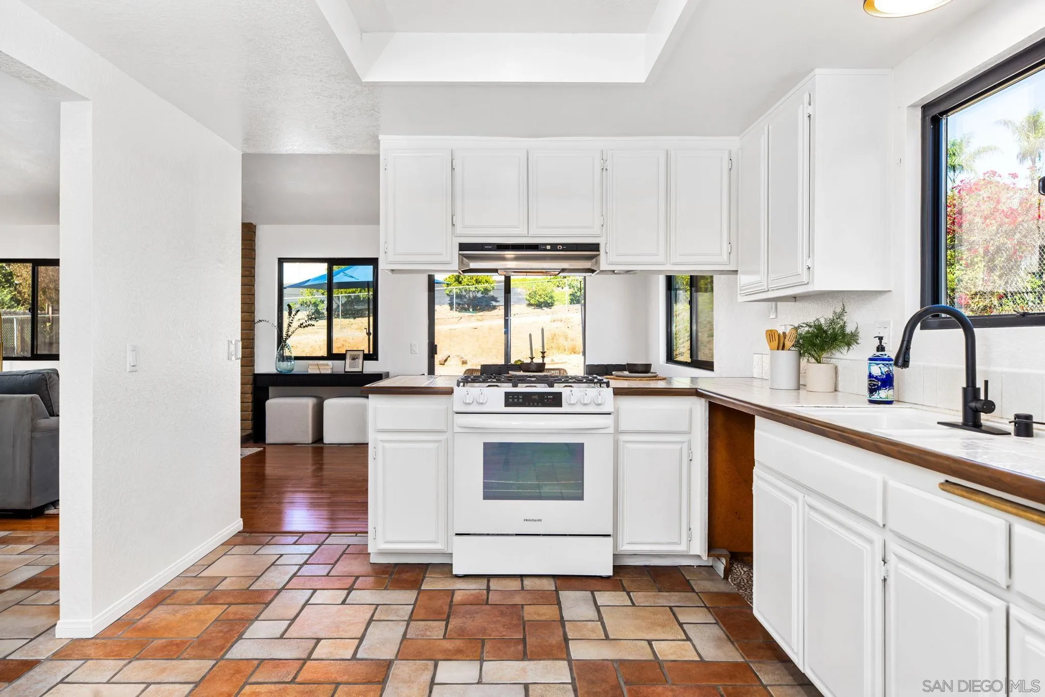 5818 Jeffries Ranch Road Oceanside, CA 92057 - Photo 8 of 30 Gallery Image 8