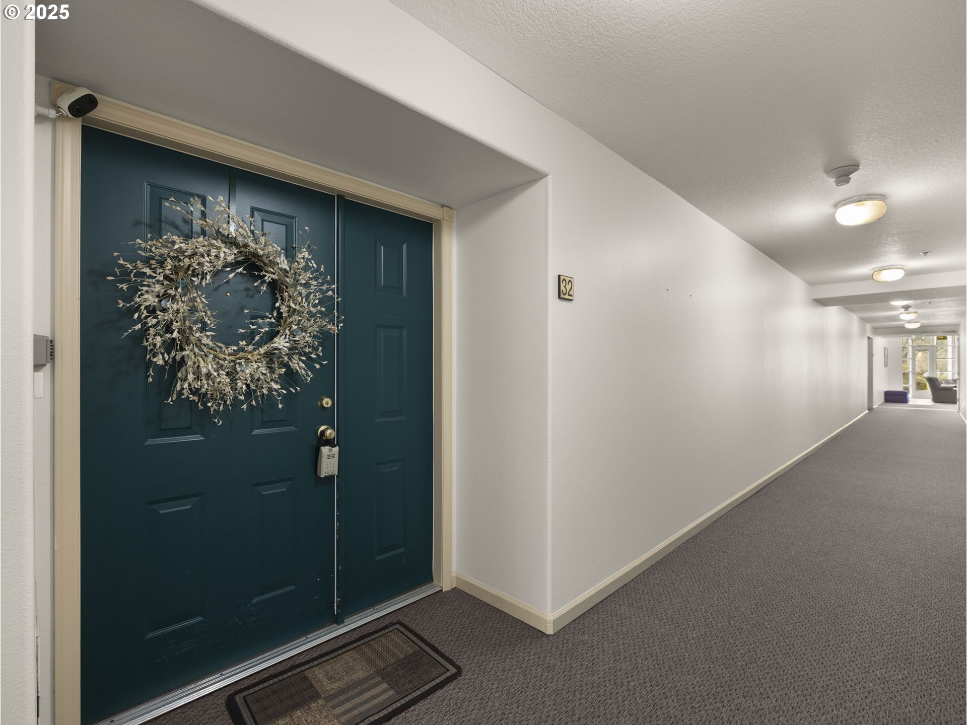 15530 Northeast Knott Street, Unit 32 Portland, OR 97230 - Photo 7 of 48 a view of entryway