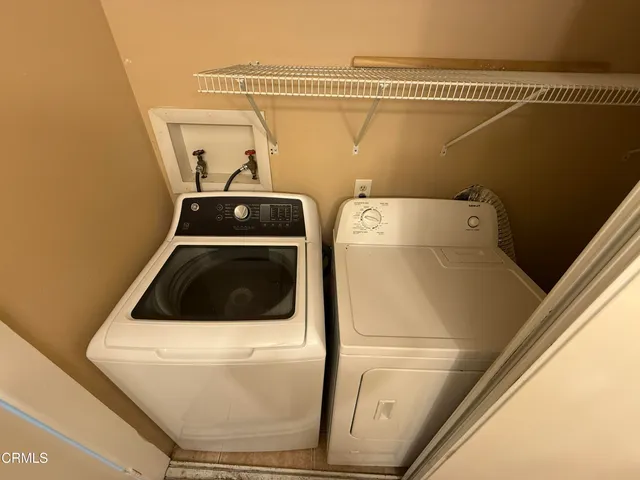 a close up view of a washer and dryer