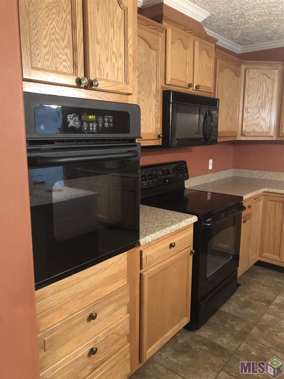 261 Lemon B Road Slaughter, LA 70777 - Photo 4 of 15 Kitchen