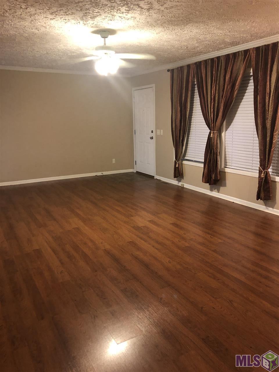 261 Lemon B Road Slaughter, LA 70777 - Photo 8 of 15 Living Room