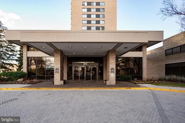 $2,400 | 3709 South George Mason Drive, Unit 1013E, Falls Church, VA 22041