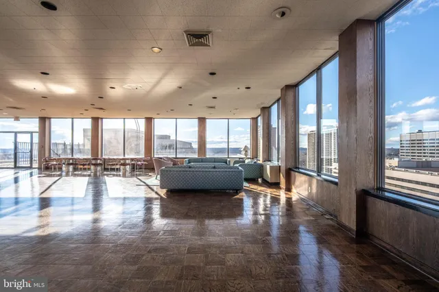 $2,400 | 3709 South George Mason Drive, Unit 1013E, Falls Church, VA 22041