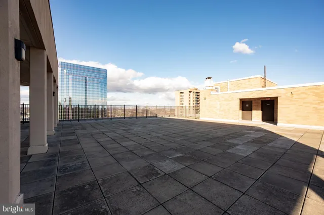 $2,400 | 3709 South George Mason Drive, Unit 1013E, Falls Church, VA 22041