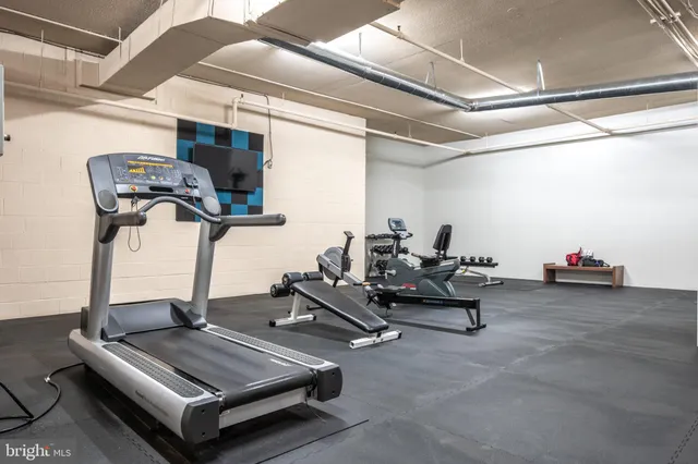 $2,400 | 3709 South George Mason Drive, Unit 1013E, Falls Church, VA 22041