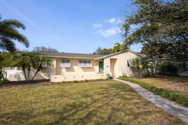 $915,000 | 601 34th Avenue Northeast, St. Petersburg, FL 33704