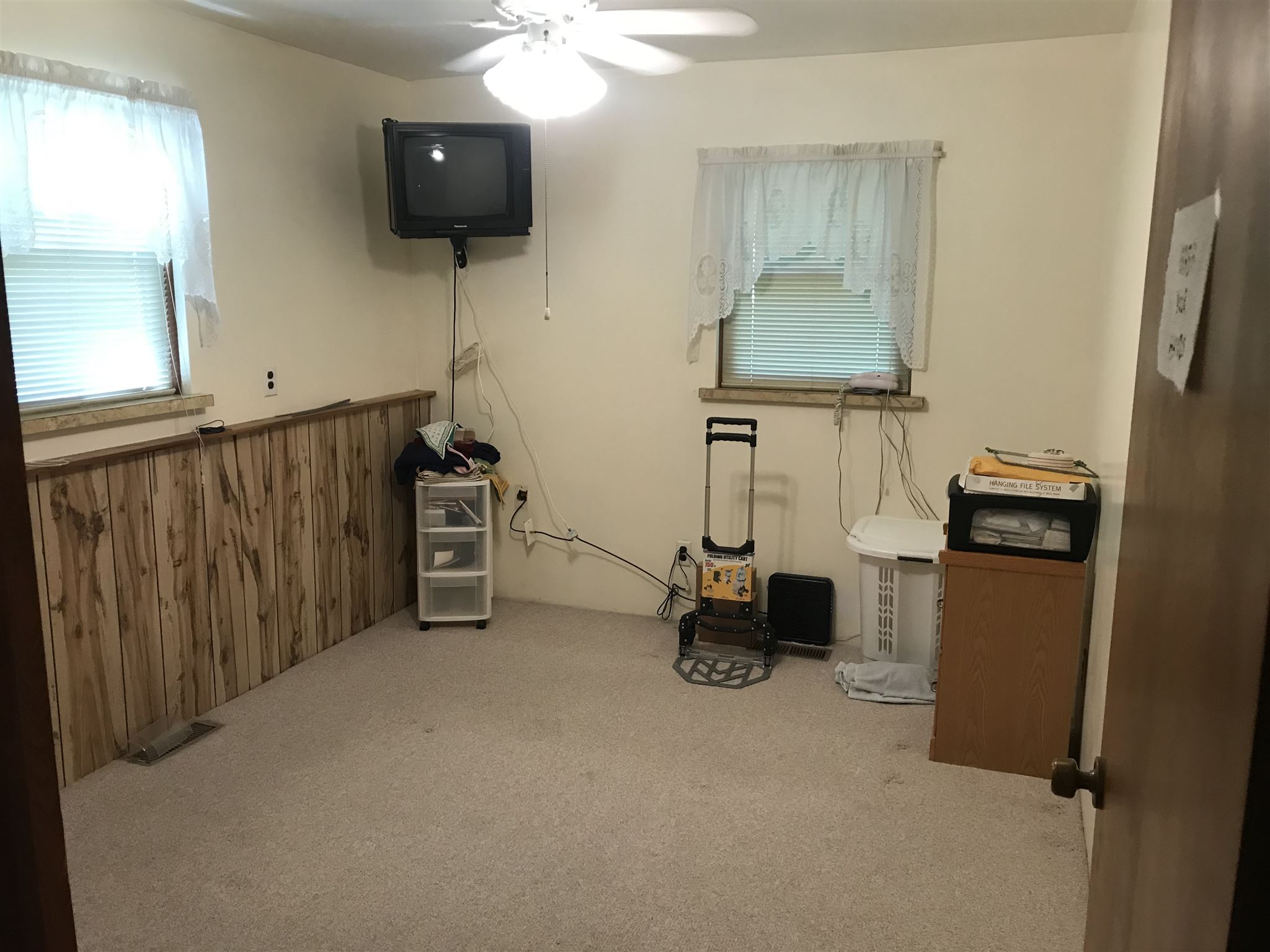 11601 Eichenberger Road Evansville, IN 47720 - Photo 17 of 33 Gallery Image 17