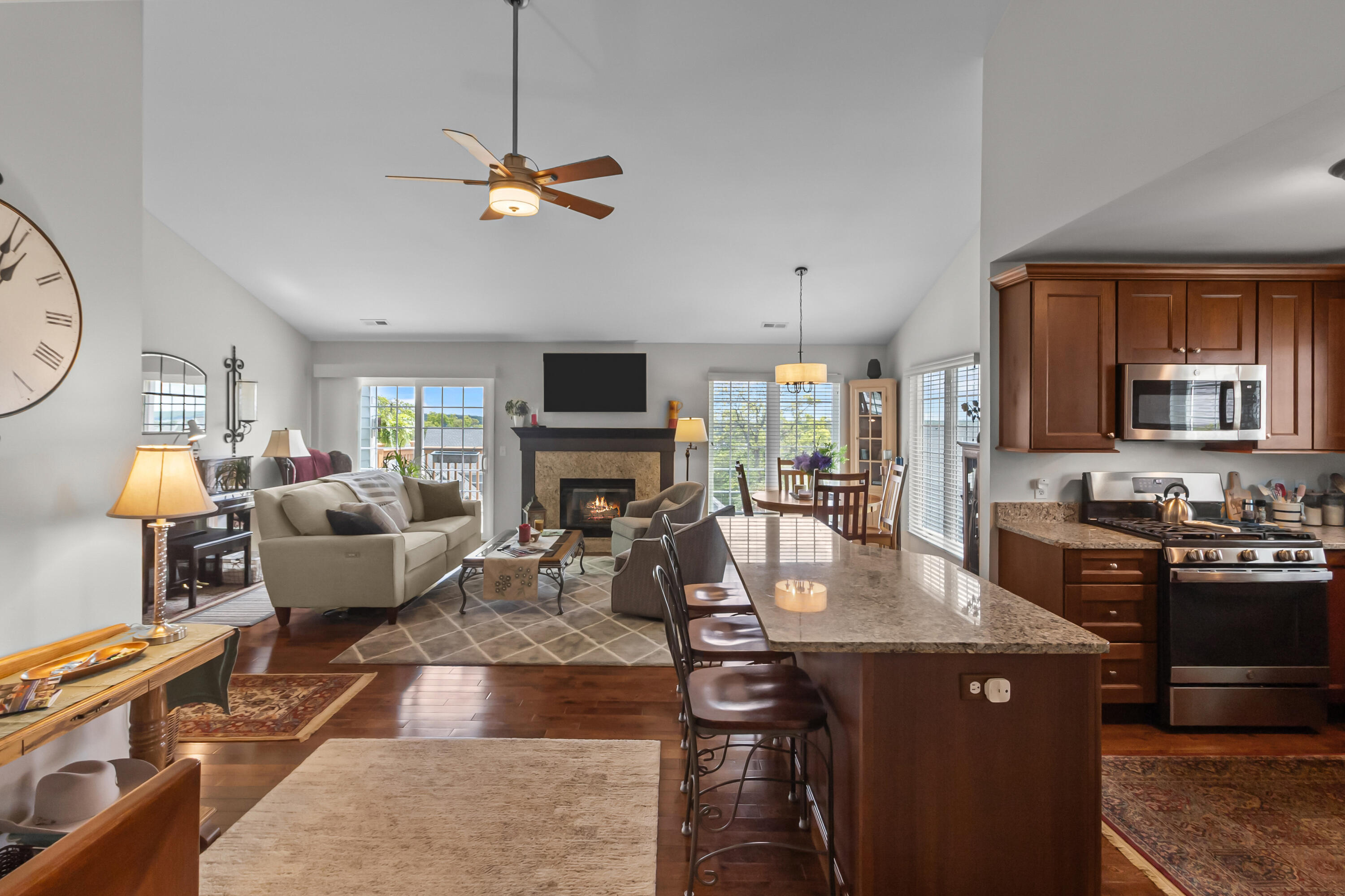 1089 Lakeland Way, Unit 919 Geneva, WI 53147 - Photo 4 of 32 7_____1089 lakeland way
