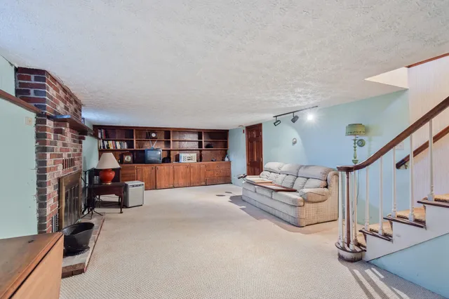 $325,000 | 1 Stony Brook Road, Augusta, ME 04330