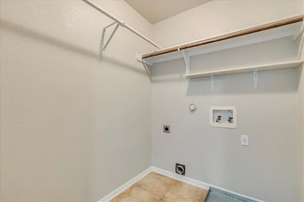 $1,995 | 1007 Hometown Parkway, Kyle, TX 78640