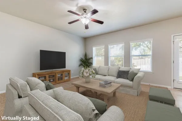 $1,995 | 1007 Hometown Parkway, Kyle, TX 78640