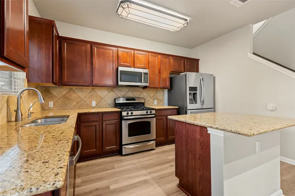 $1,995 | 1007 Hometown Parkway, Kyle, TX 78640
