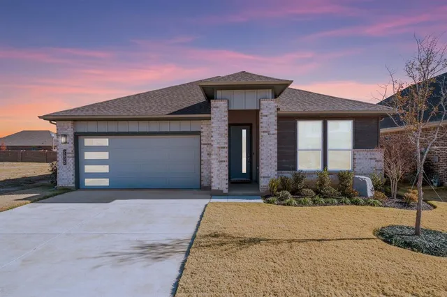 $2,800 | 2605 Starling Street, Denton, TX 76205