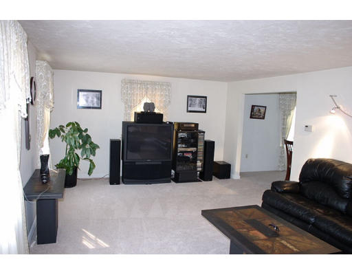185 Eaton Road Framingham, MA 01701 - Photo 4 of 10