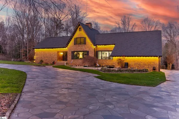$1,288,500 | 106 Riverbank Court, Moore, SC 29369