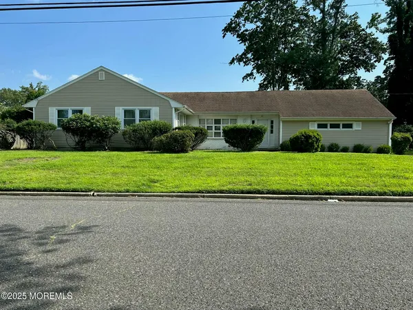 $3,900 | 43 Dwight Drive, Asbury Park, NJ 07712