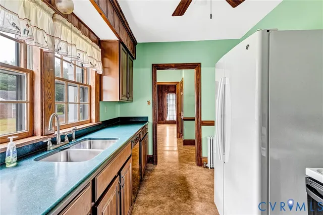 a view of a room with wooden floor and closet
