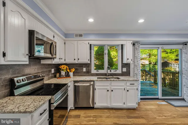 $599,900 | 4 Riverview Drive, Trenton, NJ 08628