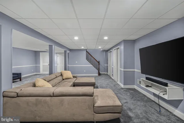 $599,900 | 4 Riverview Drive, Trenton, NJ 08628