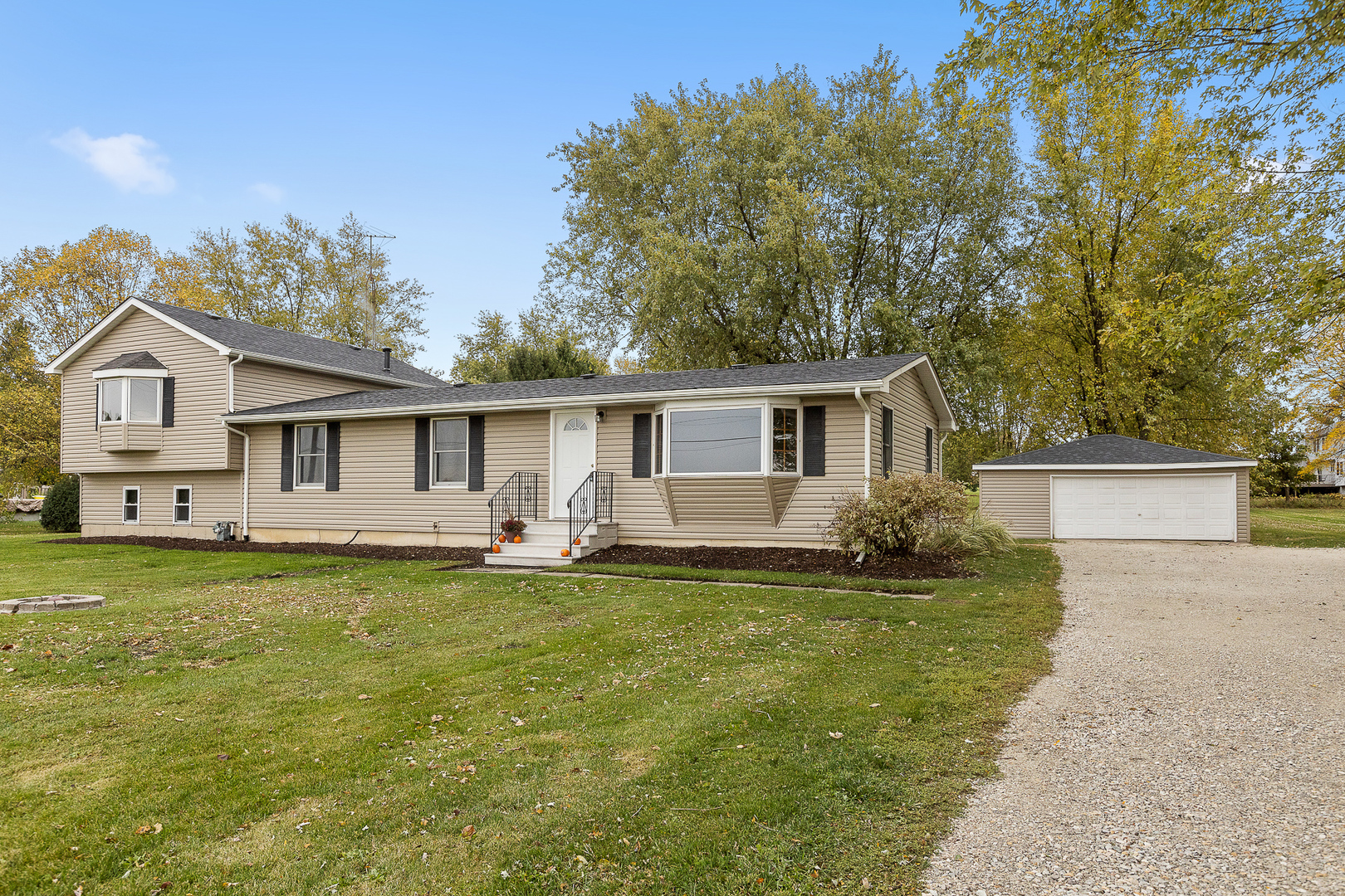 2380 Collins Road Oswego, IL 60543 - Photo 1 of 21 Gallery Image 1
