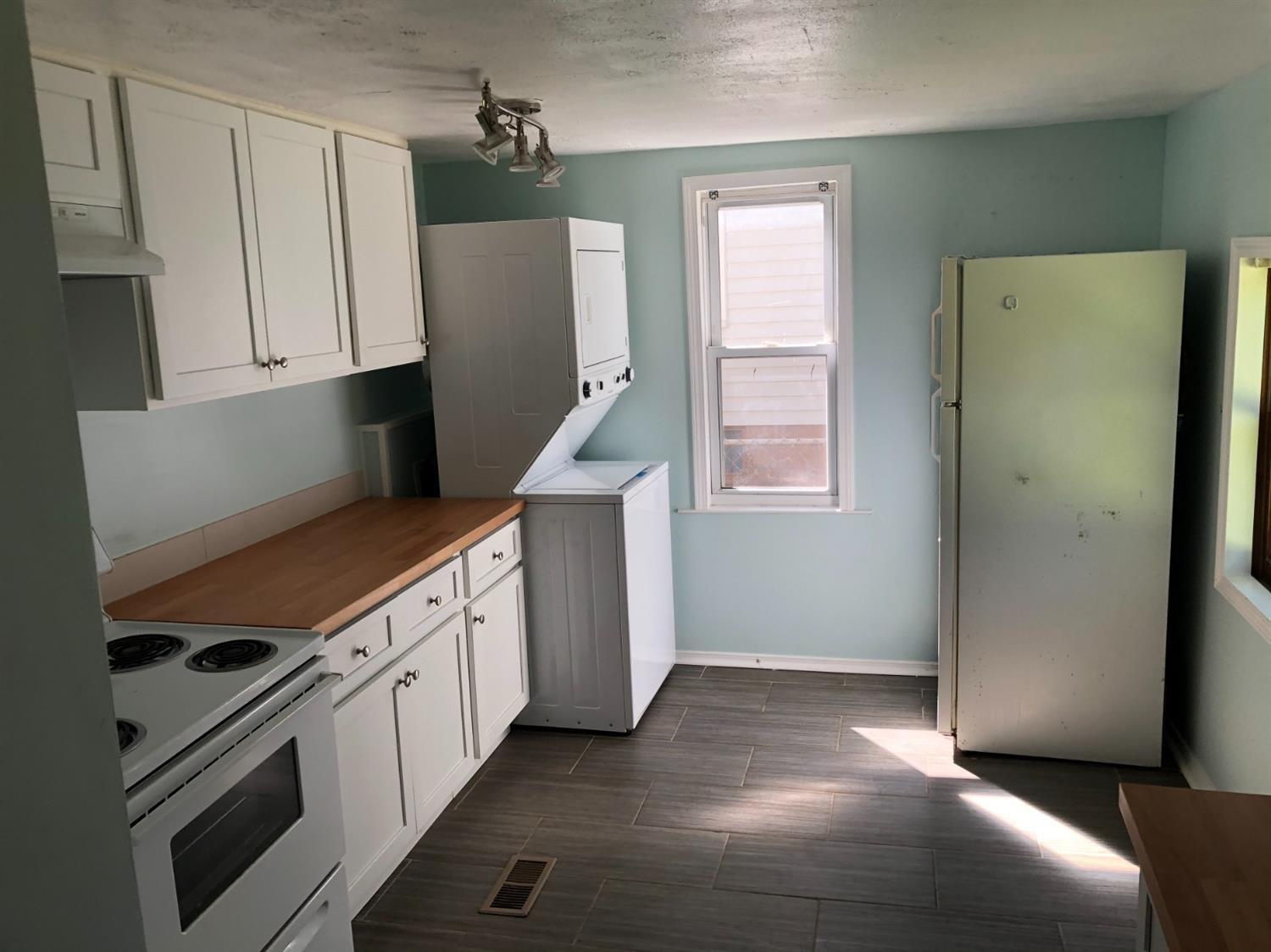 1105 Texaco Road Lexington, KY 40508 - Photo 2 of 11 Photo 2