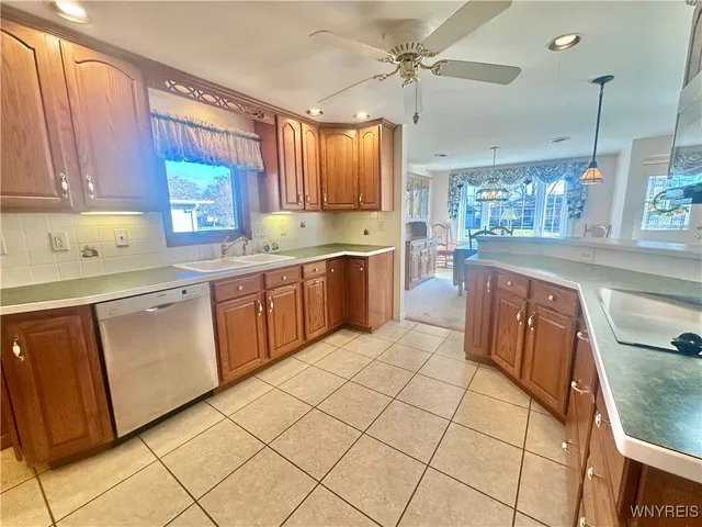 $324,900 | 168 Donna Lea Boulevard, Amherst, NY 14221