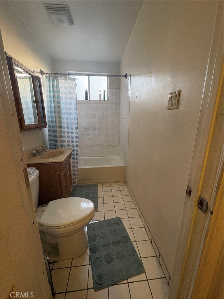 4203 East Saunders Street Compton, CA 90221 - Photo 3 of 7