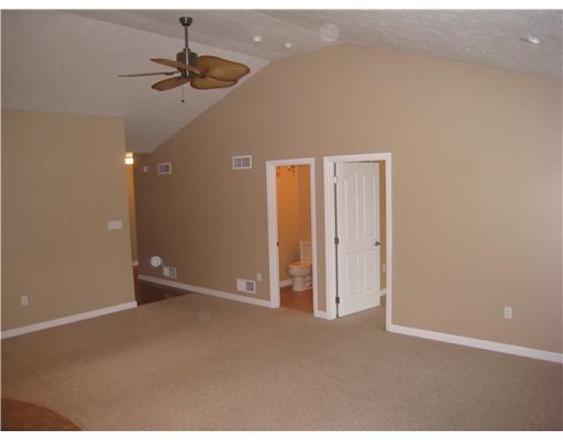 10 Diebold Road Coraopolis, PA 15108 - Photo 6 of 18 Great Room.