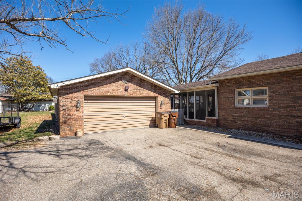 214 West Walnut Street Benld, IL 62009 - Photo 3 of 17