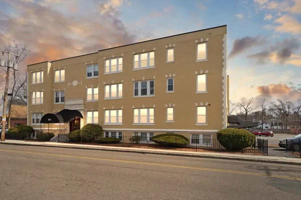 $375,000 | 515 Pleasant Street, Unit 31, Melrose, MA 02176