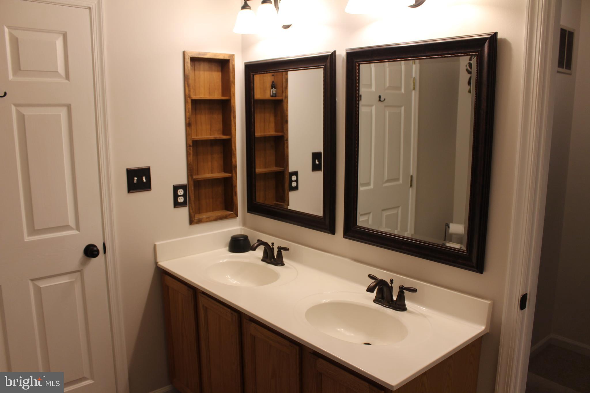 14152 Asher View Centreville, VA 20121 - Photo 12 of 34 Upper level full bath