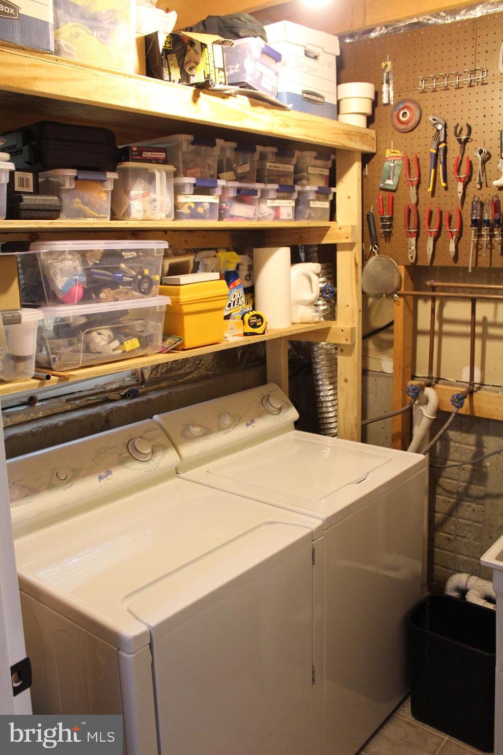 14152 Asher View Centreville, VA 20121 - Photo 26 of 34 Laundry and tool storage area