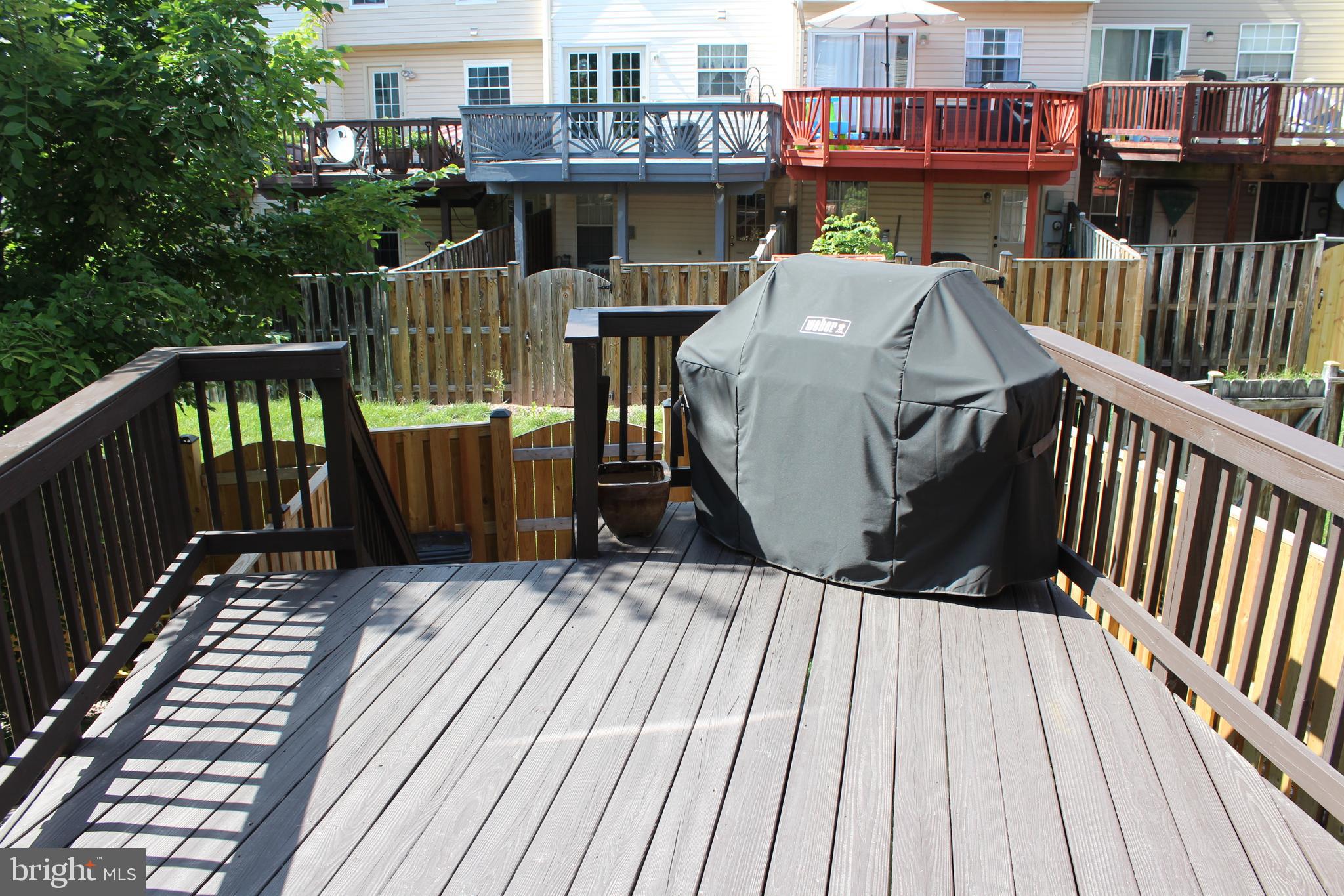14152 Asher View Centreville, VA 20121 - Photo 27 of 34 Rear deck 15x11 deck