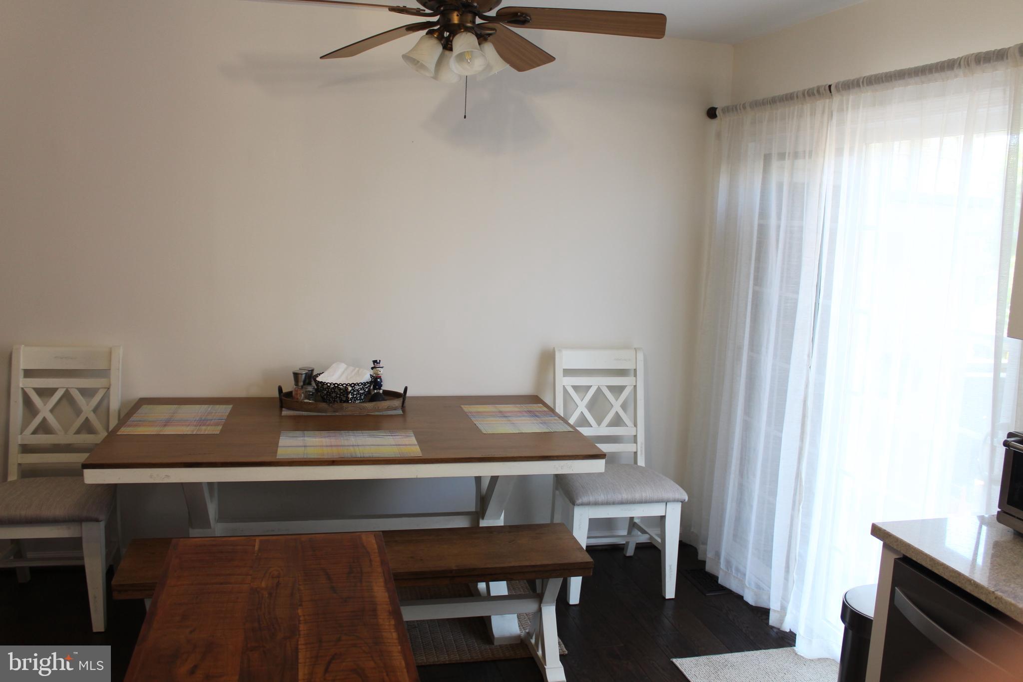 14152 Asher View Centreville, VA 20121 - Photo 7 of 34 Dining area
