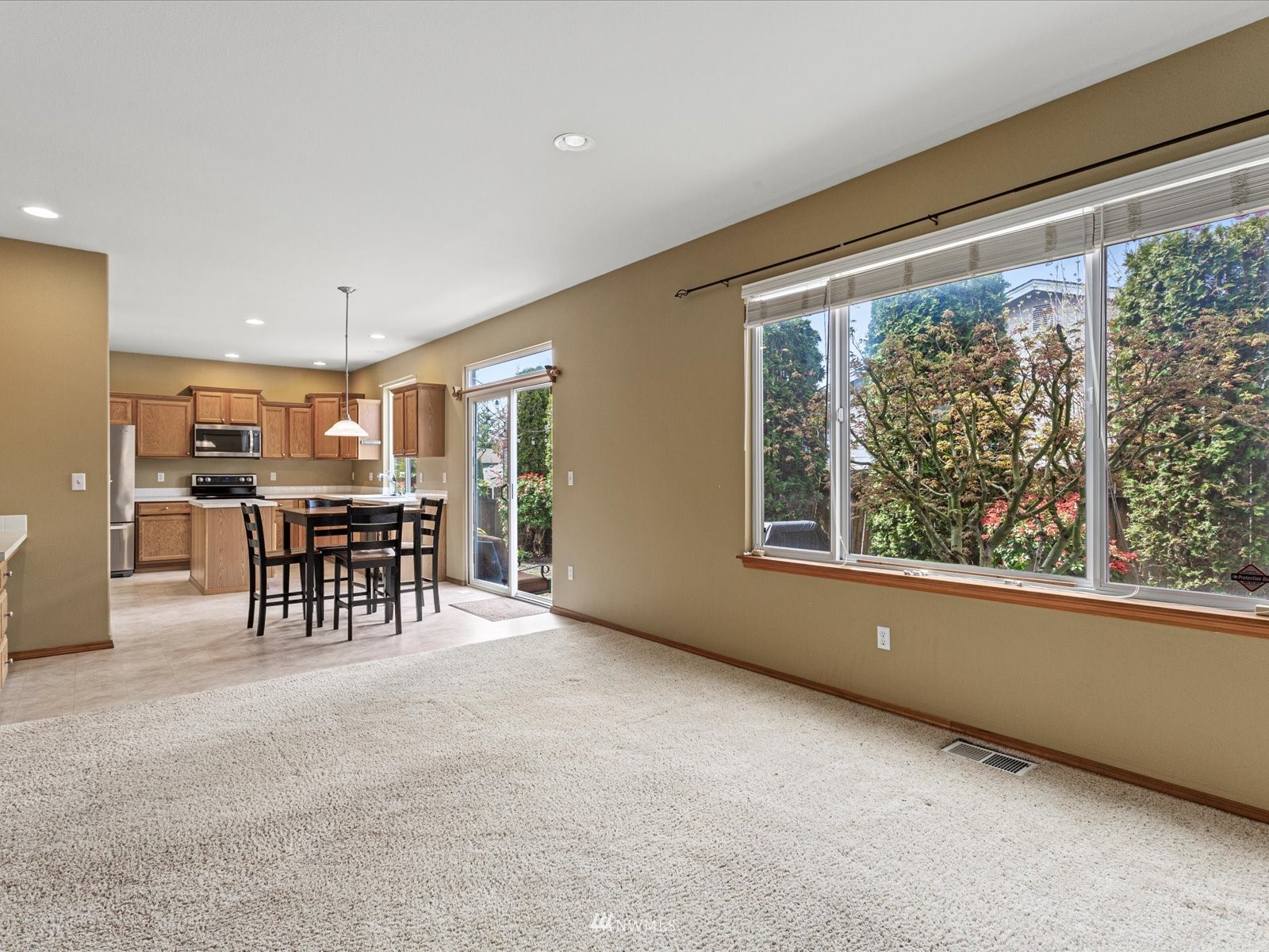 569 Quincy Avenue Northeast Renton, WA 98059 - Photo 11 of 31 Gallery Image 11